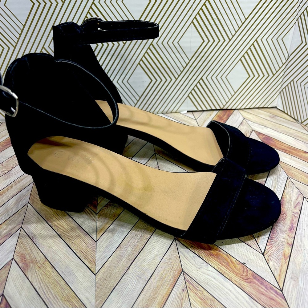 Wellsfountn Suede Black Heels‎ Size 8 sb
